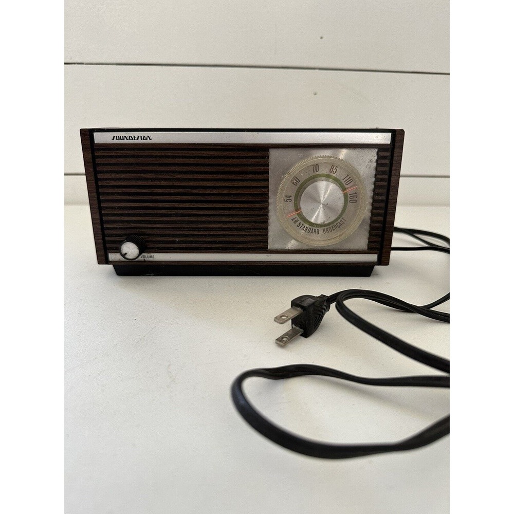 Vintage Soundesign 3120C Table Top AM Radio Simulated Wood - Tested